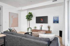 Spacious 2BR near UofT and College